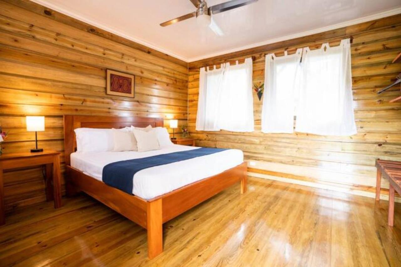 Casa Marlin Bed & Breakfast Бокас дел Торо Екстериор снимка