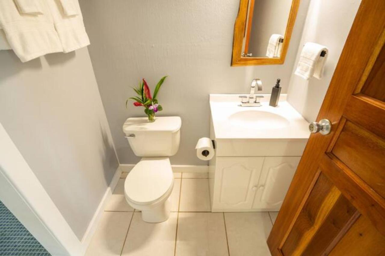 Casa Marlin Bed & Breakfast Бокас дел Торо Екстериор снимка