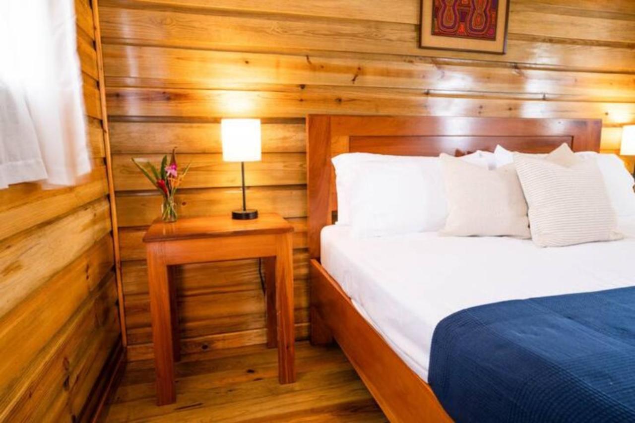 Casa Marlin Bed & Breakfast Бокас дел Торо Екстериор снимка